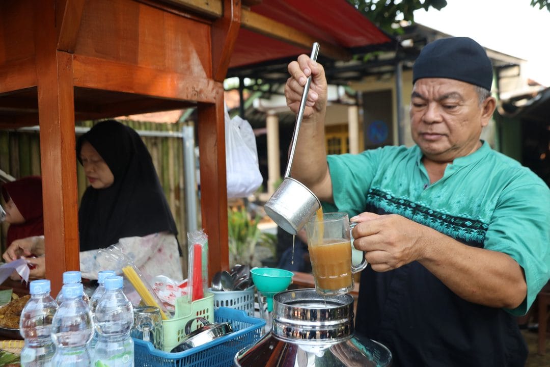 The Mamak Stall: How Malaysia's 24-Hour Diners Became Kuala Lumpur's Real Meeting Ground